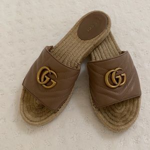 Gucci tan espadrille slides